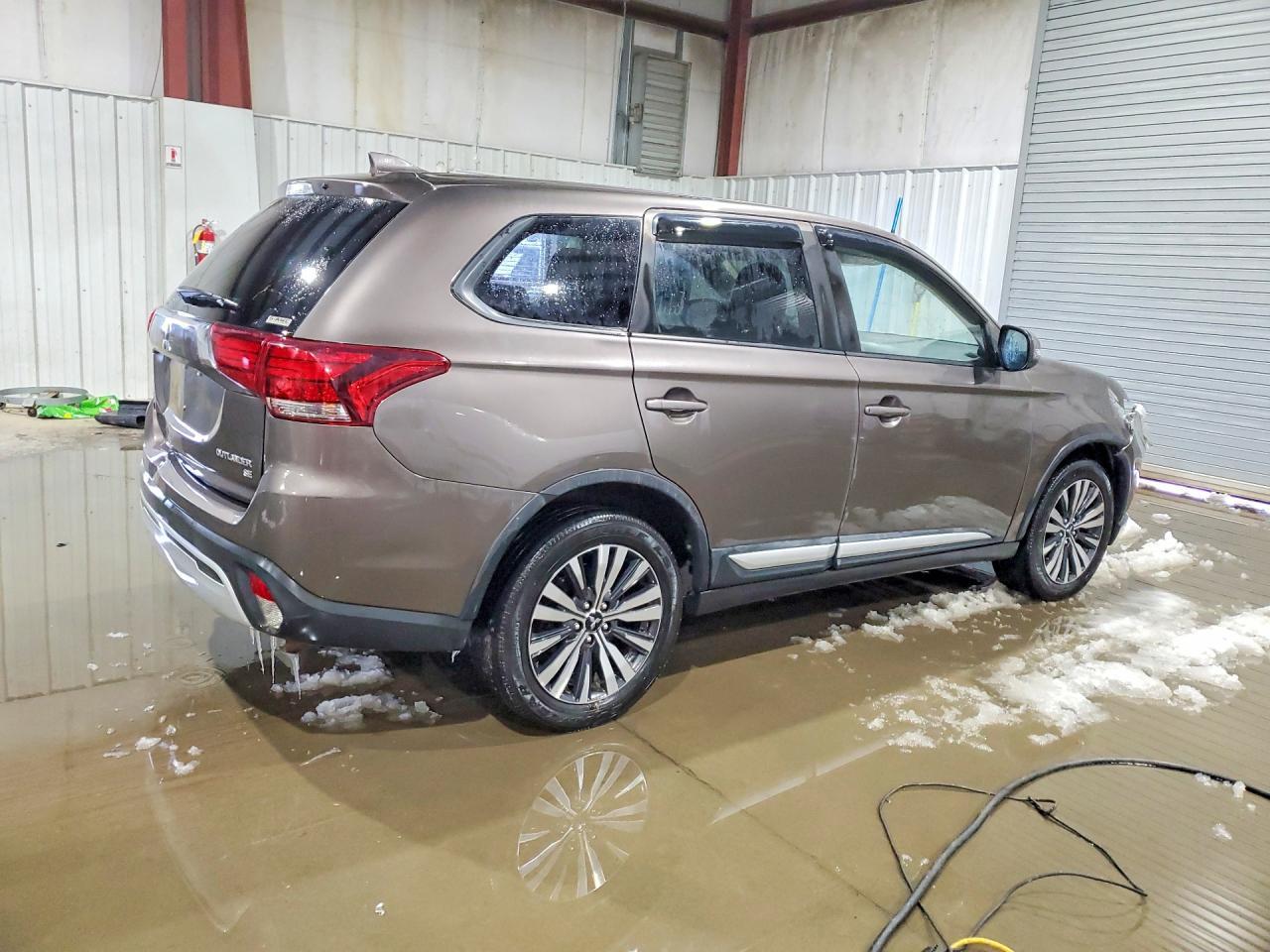 2019 MITSUBISHI outlander