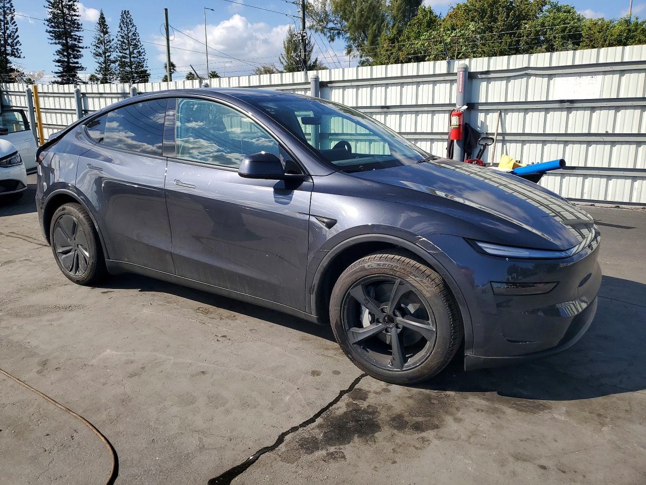2026 TESLA MODEL Y