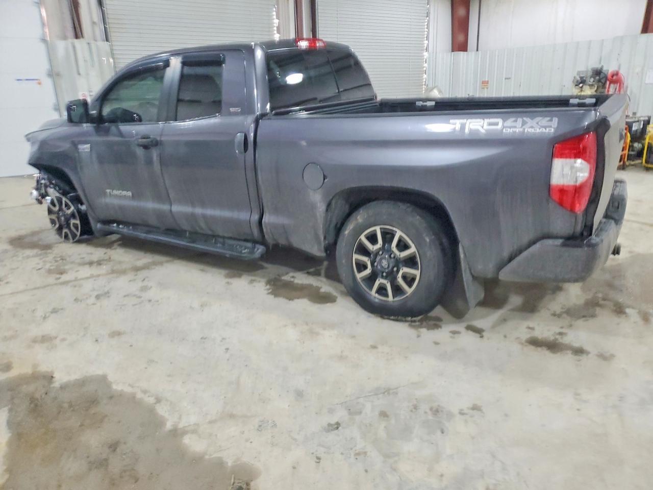 2016 TOYOTA TUNDRA