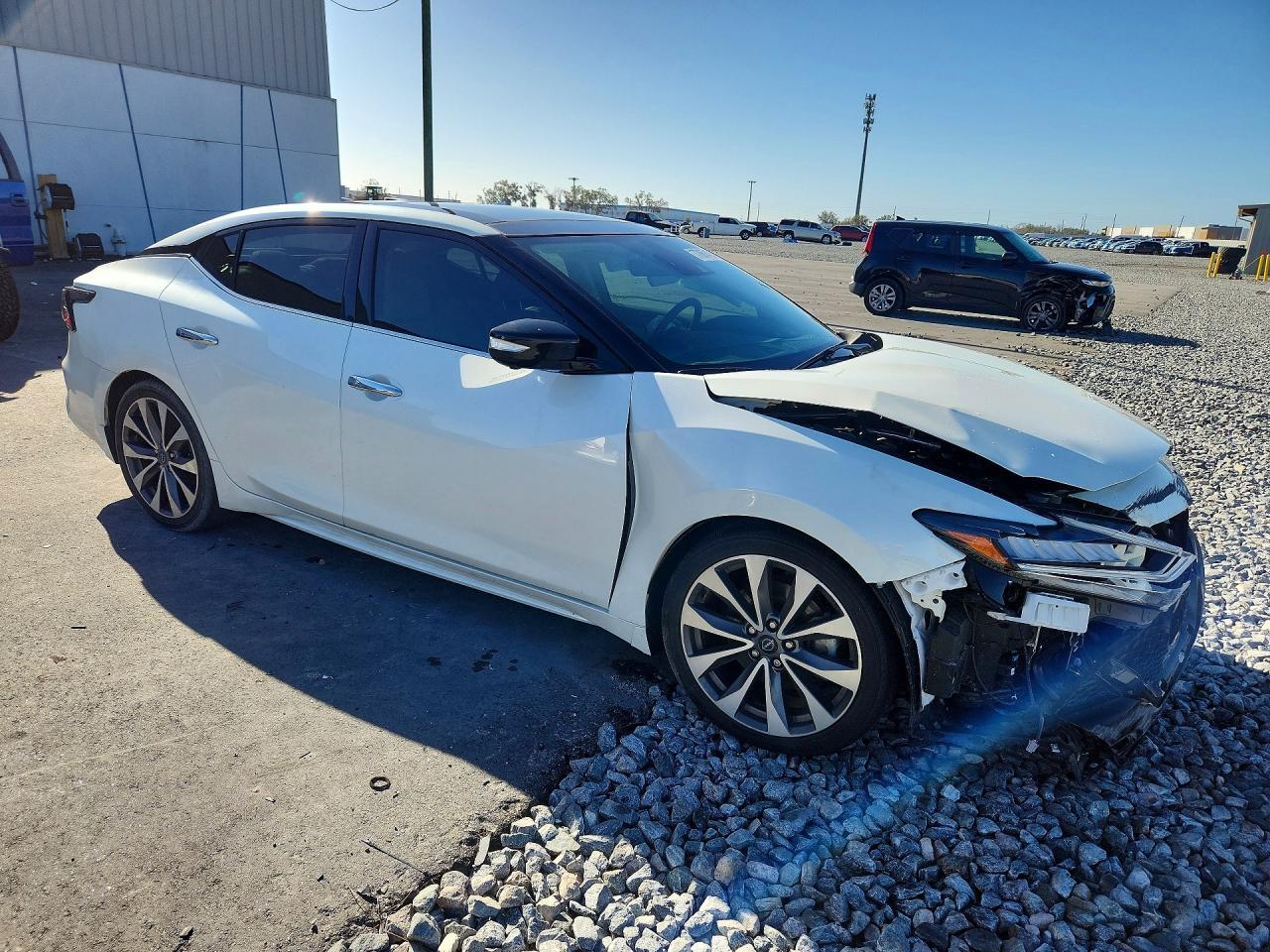 2023 NISSAN Maxima