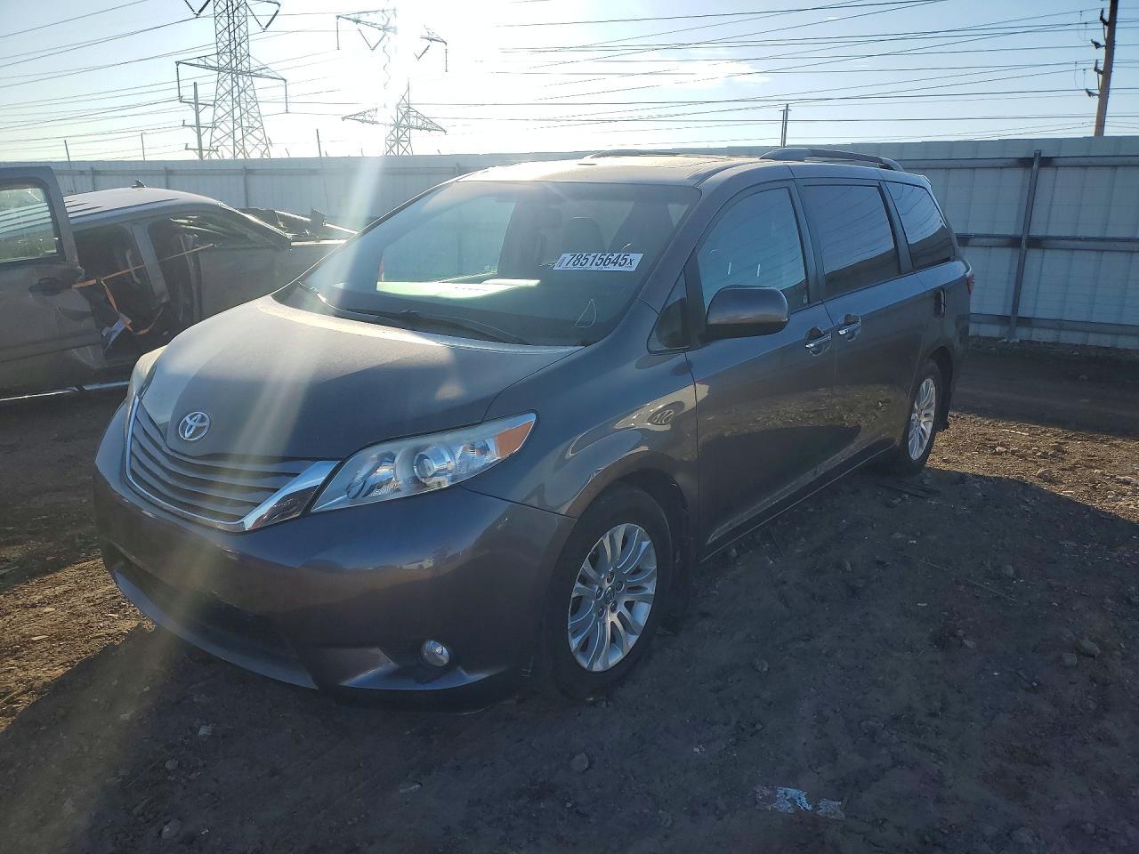 2017 TOYOTA SIENNA