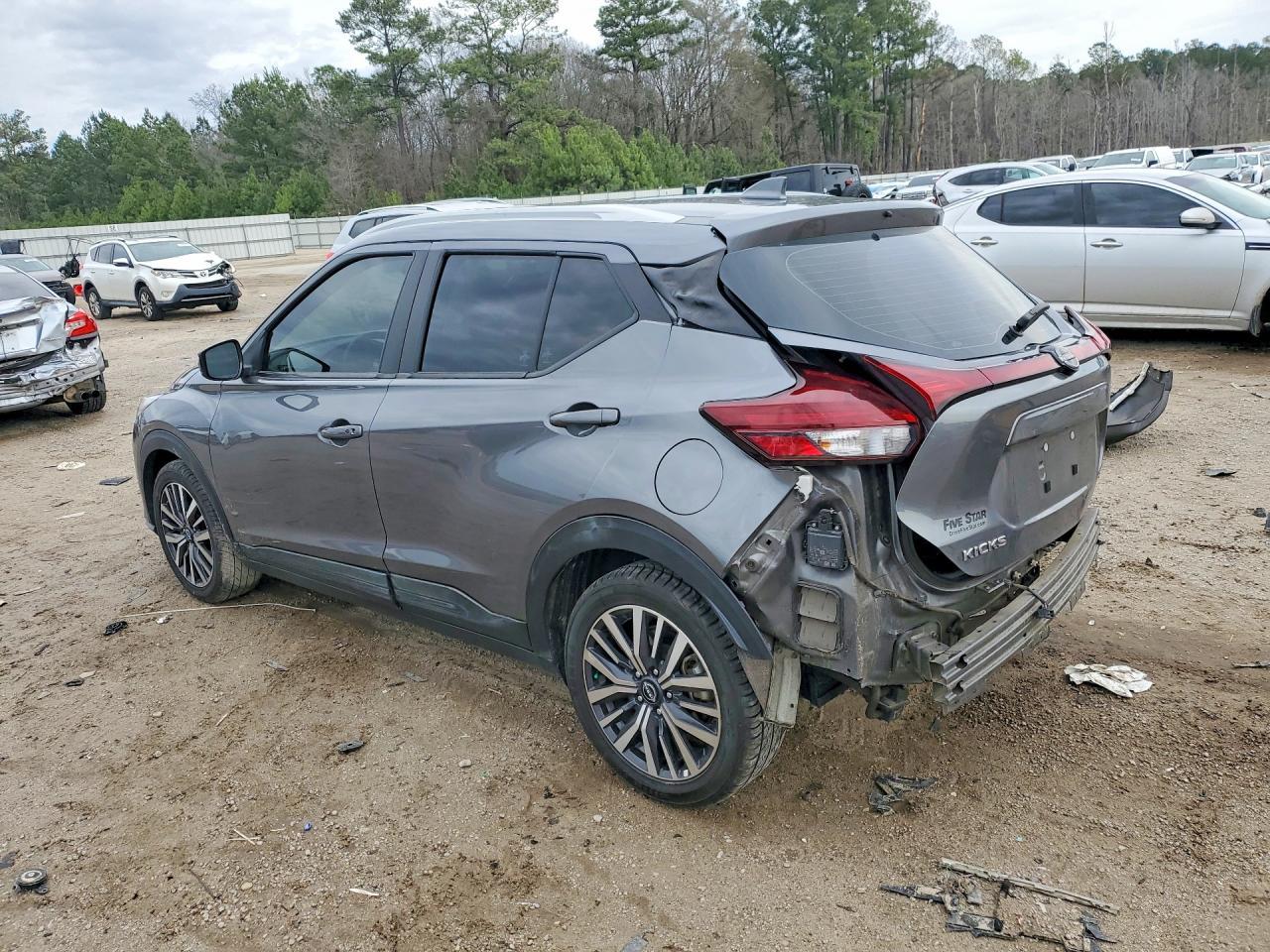 2023 NISSAN KICKS