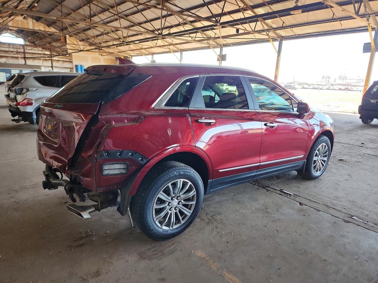 2017 CADILLAC XT5