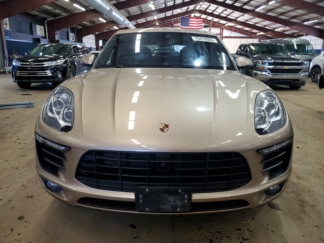 2015 PORSCHE Macan