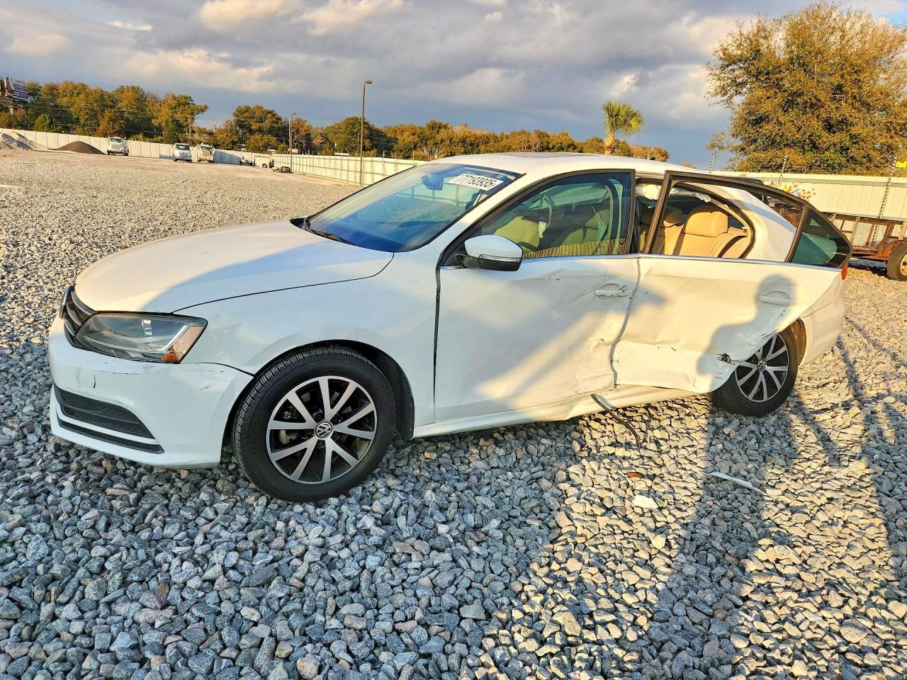 2017 VOLKSWAGEN JETTA