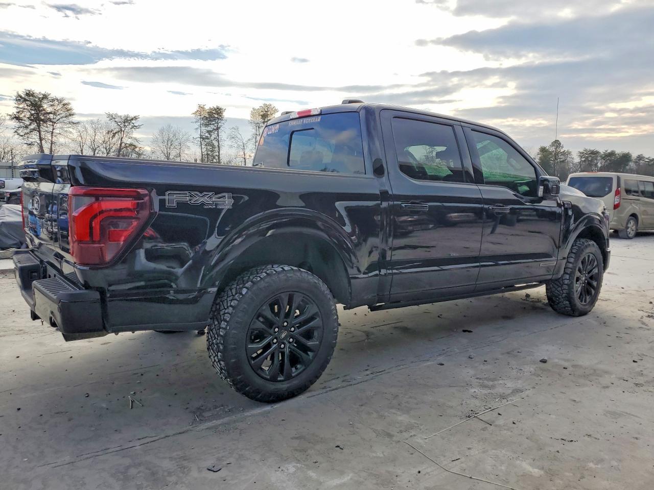 2024 FORD F-150 Lightning