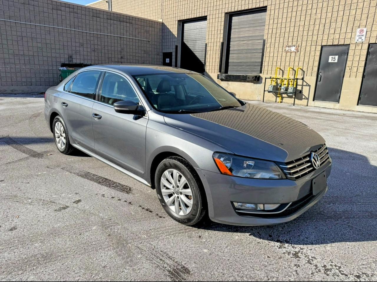 2014 VOLKSWAGEN Passat