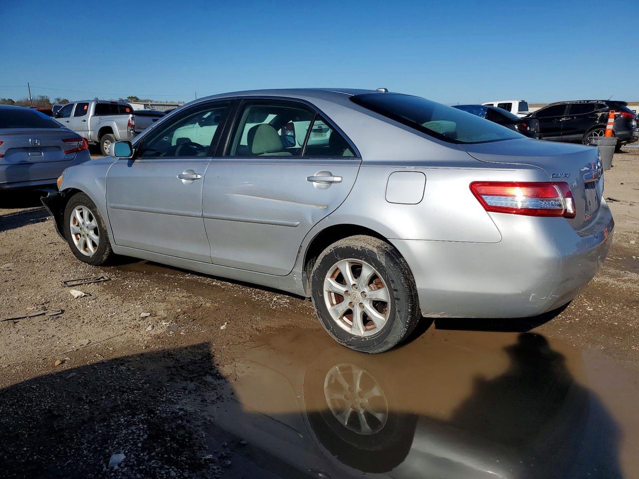2011 TOYOTA CAMRY