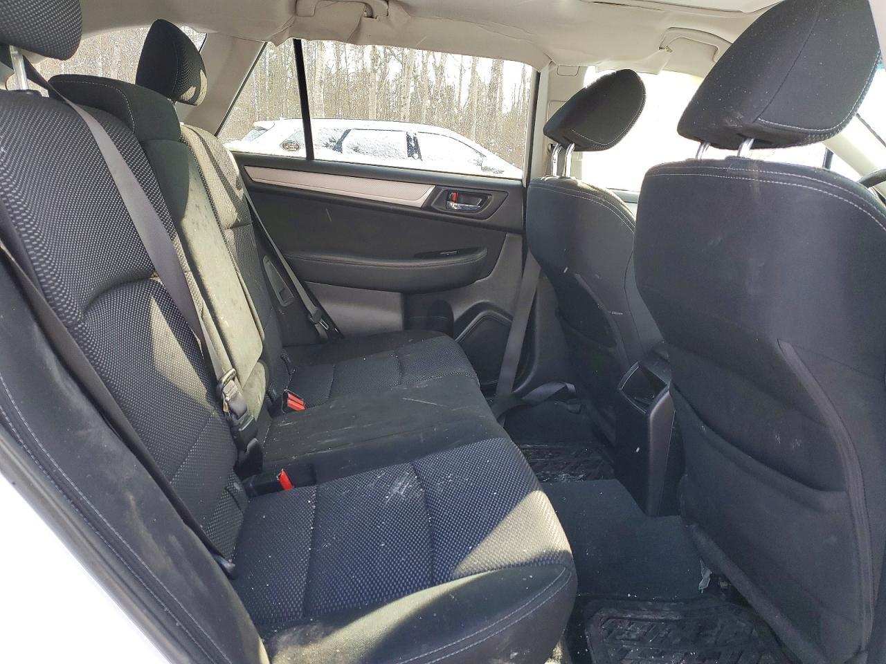 2017 SUBARU Outback