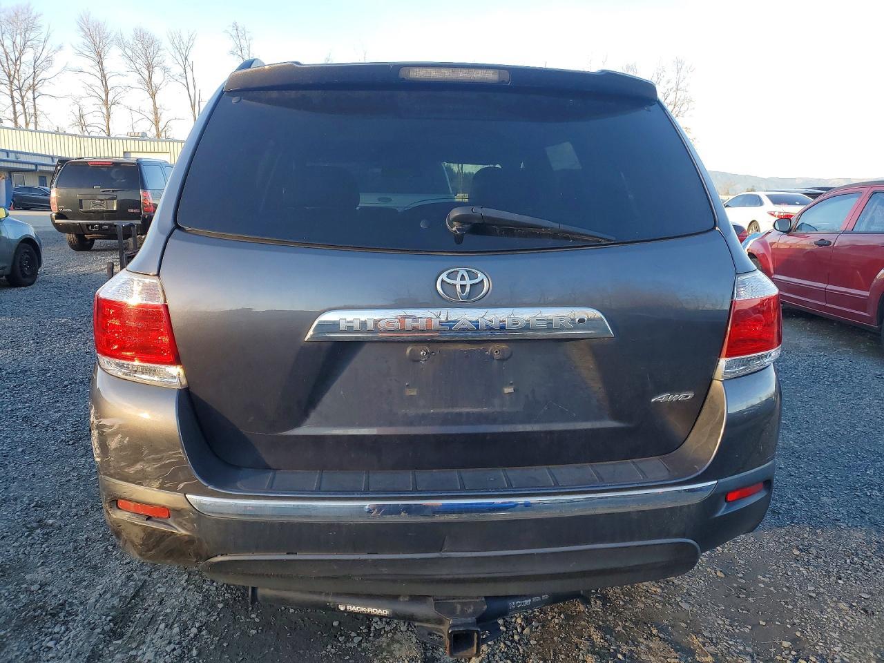 2011 TOYOTA HIGHLANDER