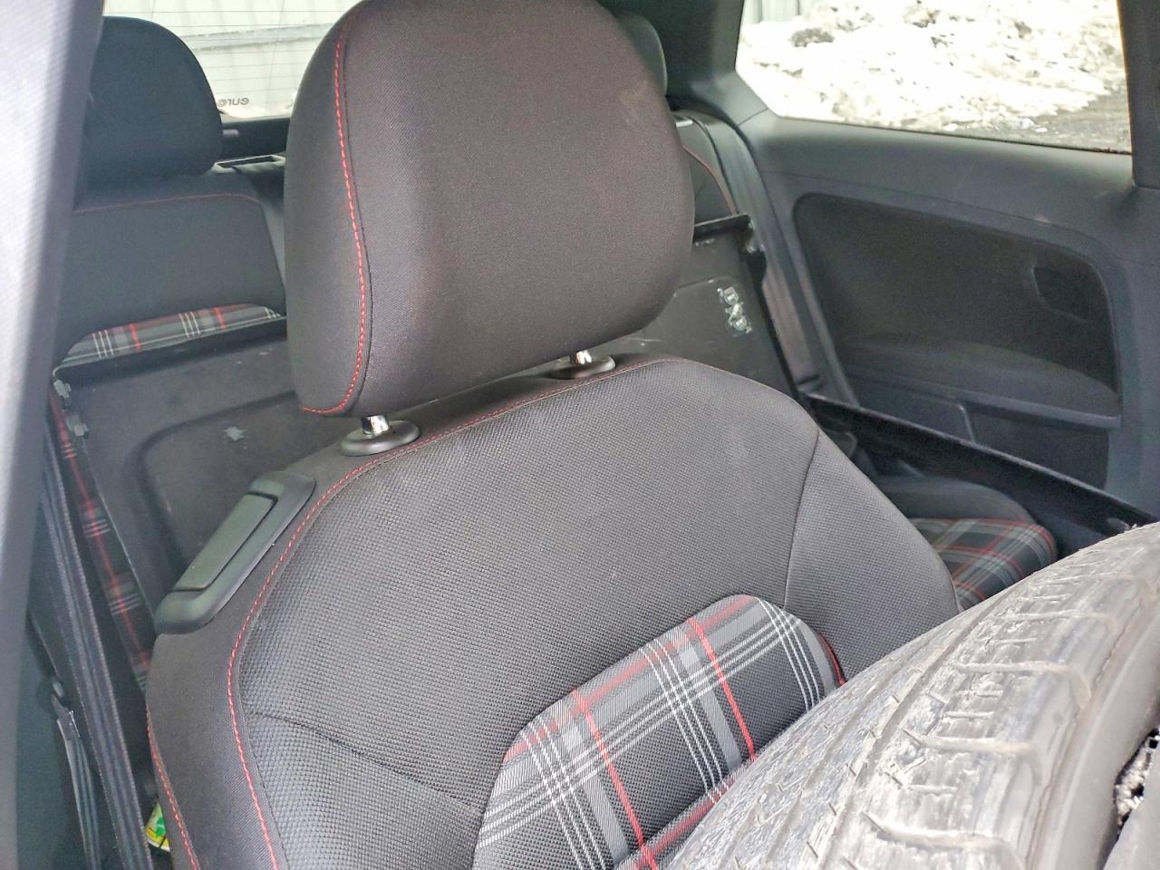 2016 VOLKSWAGEN GTI