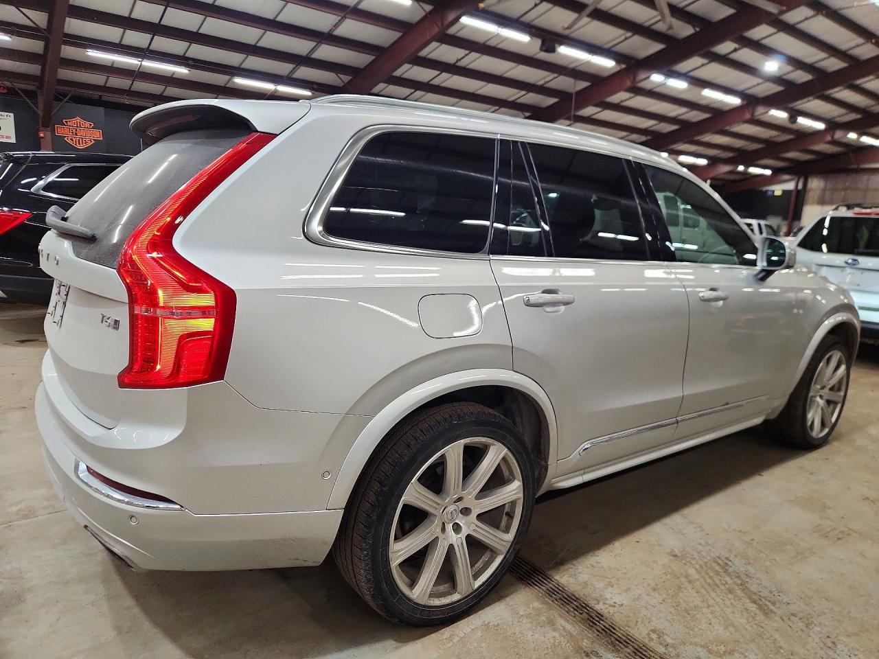 2018 VOLVO XC90
