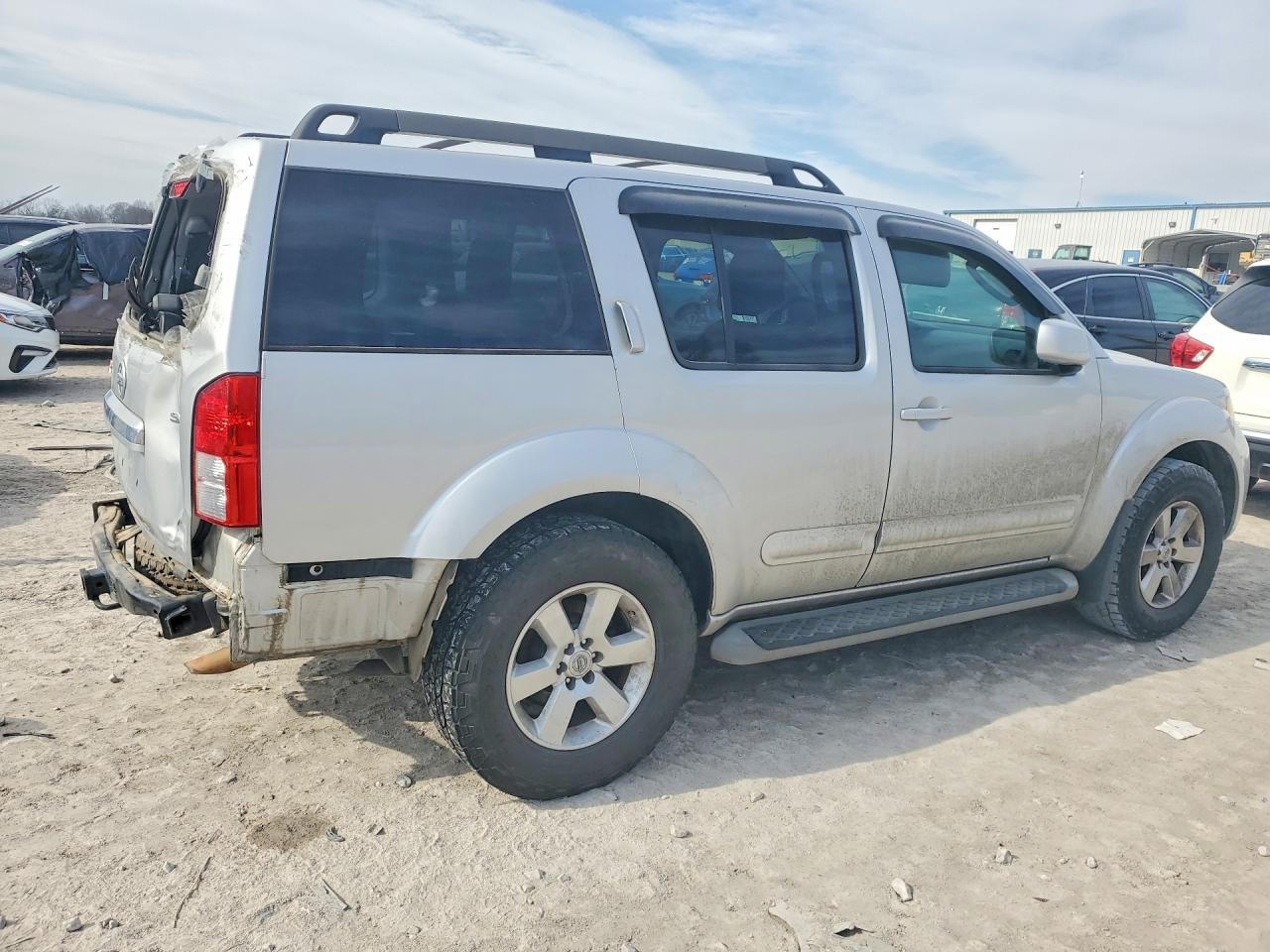 2012 NISSAN PATHFINDER