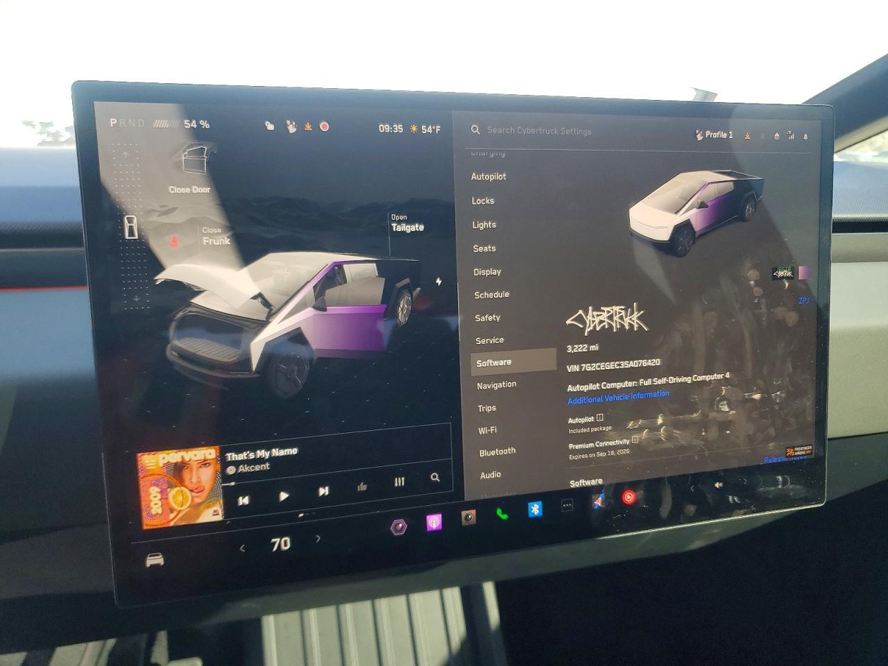 2025 TESLA Cybertruck