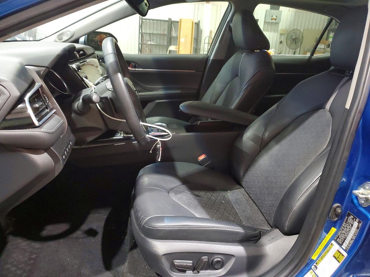 2018 TOYOTA CAMRY