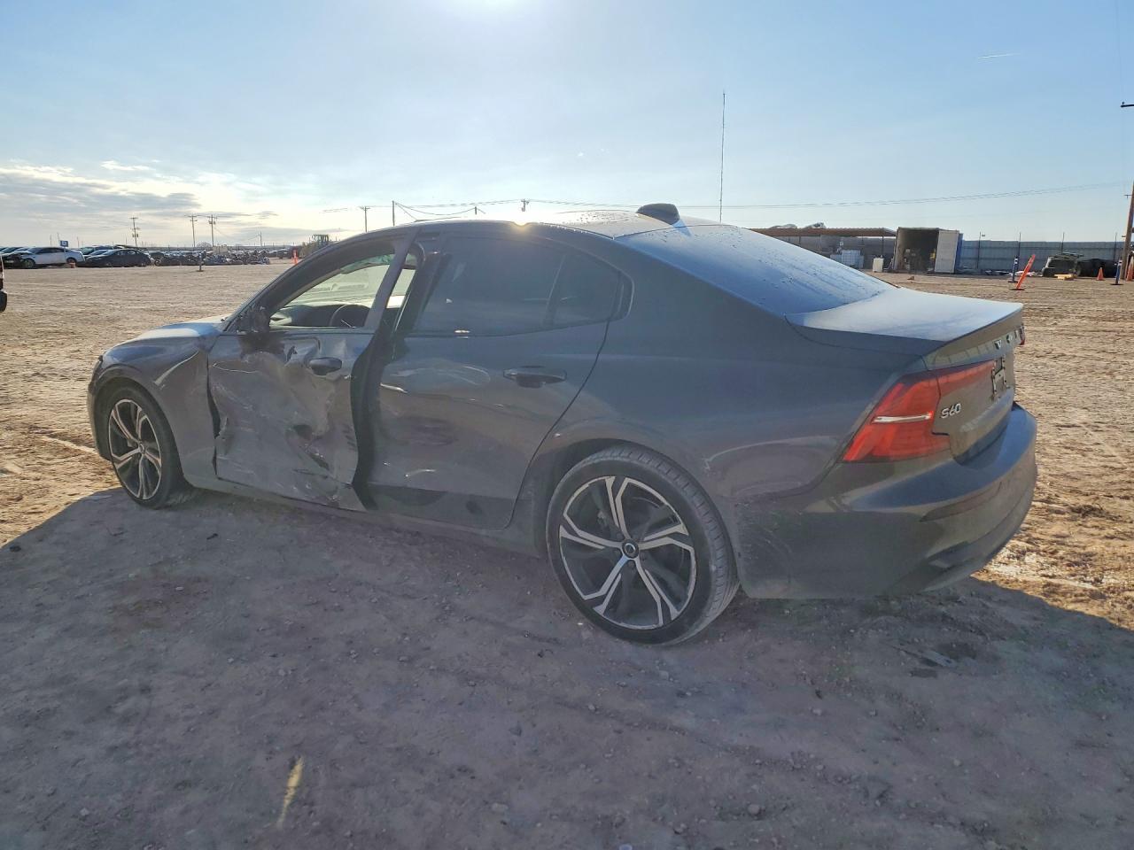 2024 Volv S60