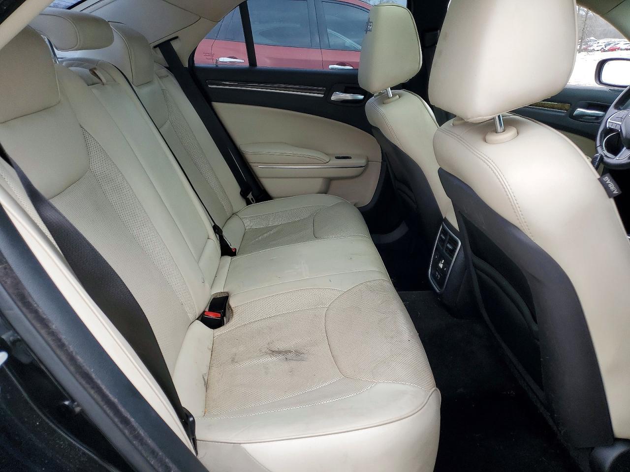 2016 CHRYSLER 300