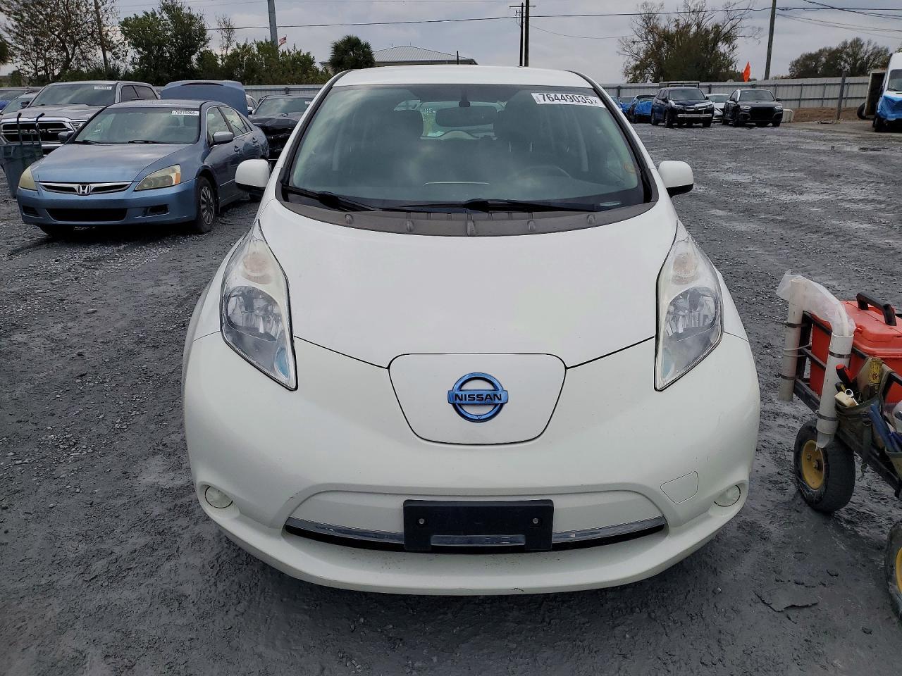 2015 NISSAN LEAF