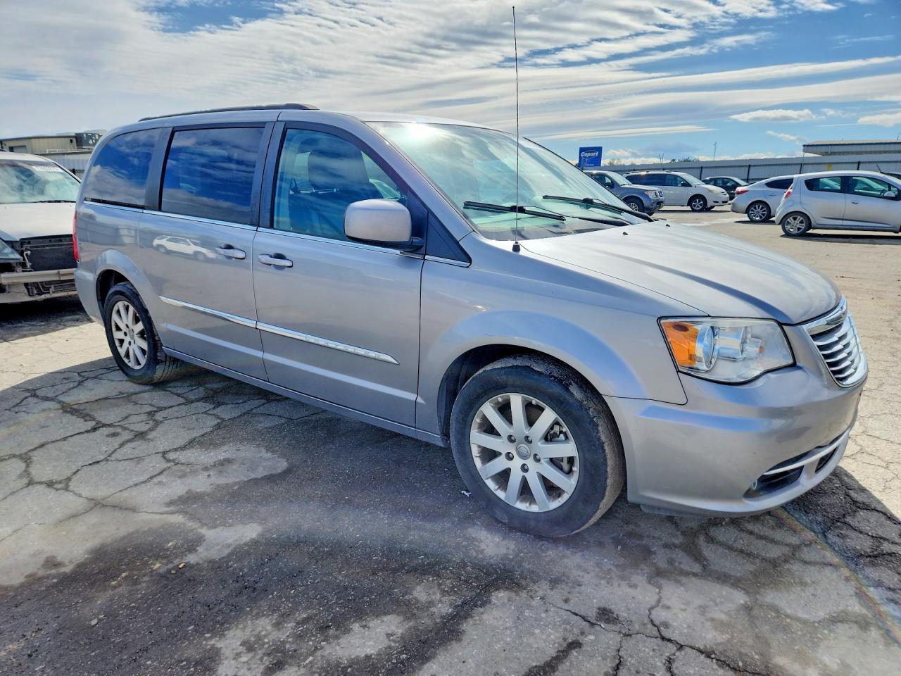 2016 CHRYSLER Town & Country