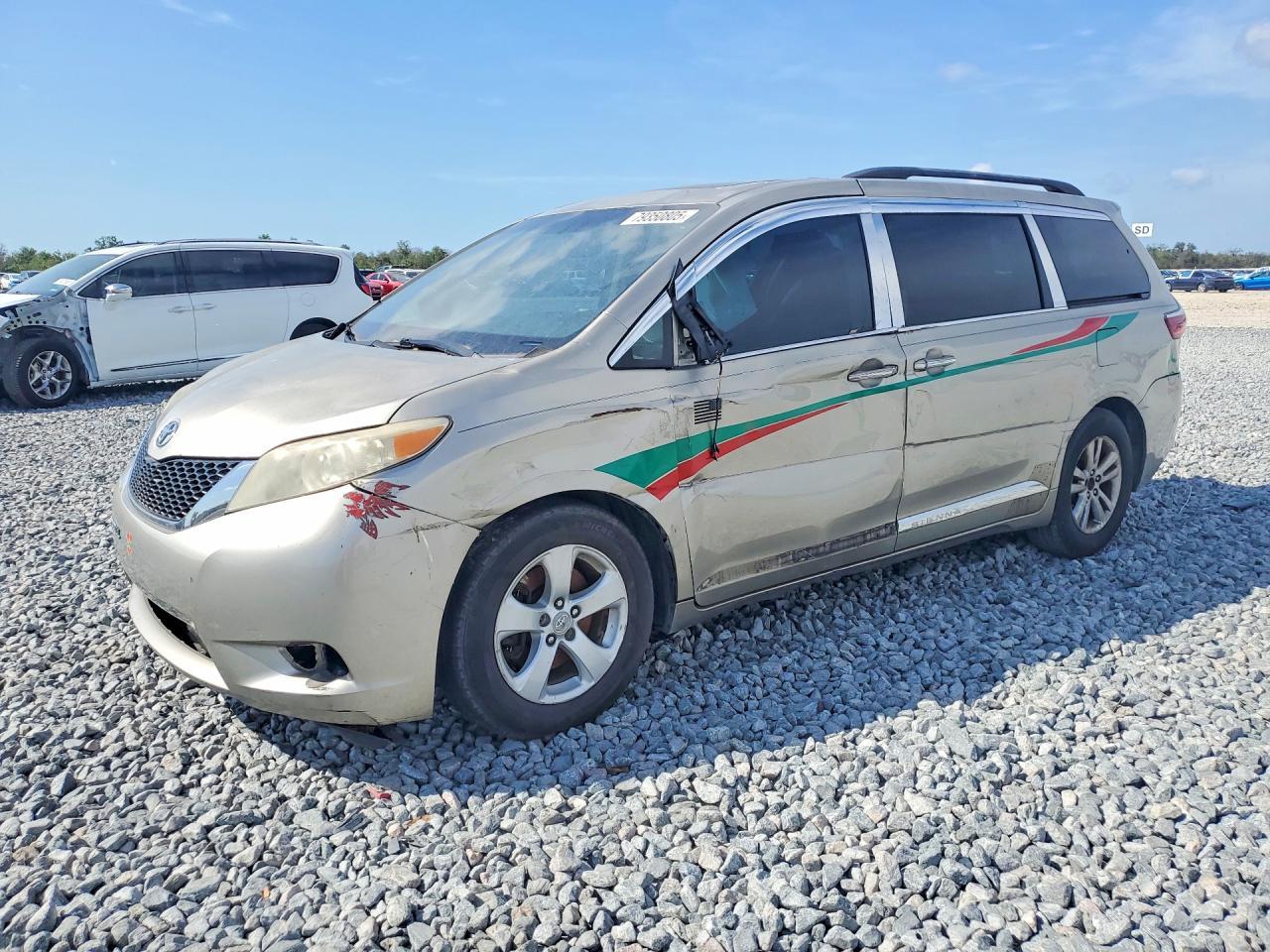 2015 TOYOTA SIENNA