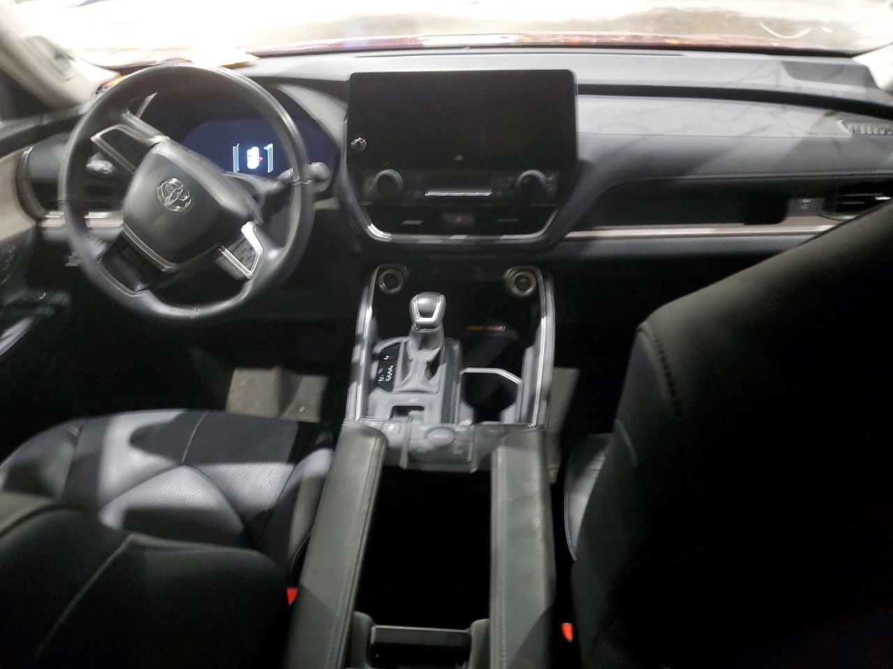 2024 TOYOTA HIGHLANDER