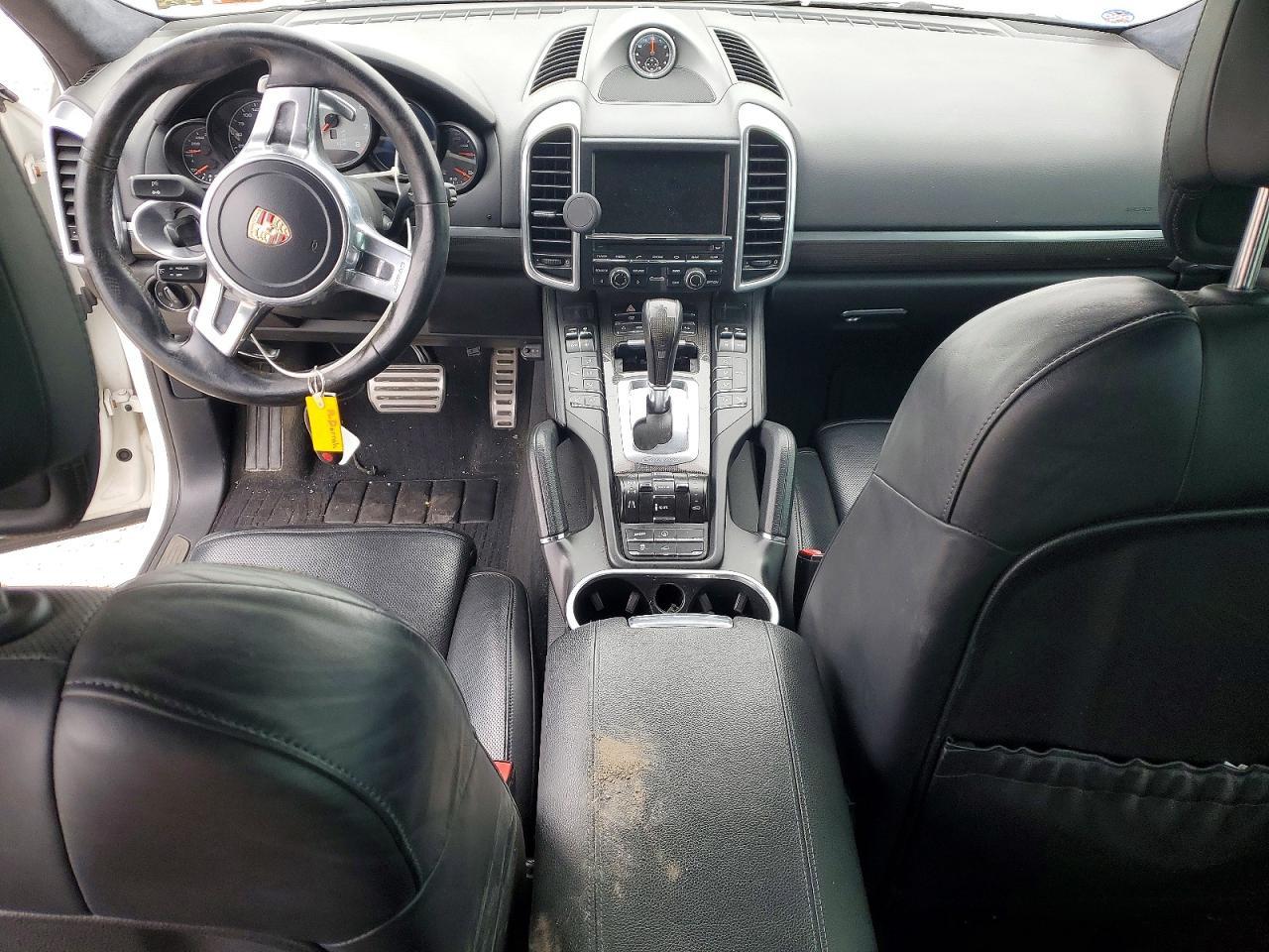 2013 PORSCHE CAYENNE