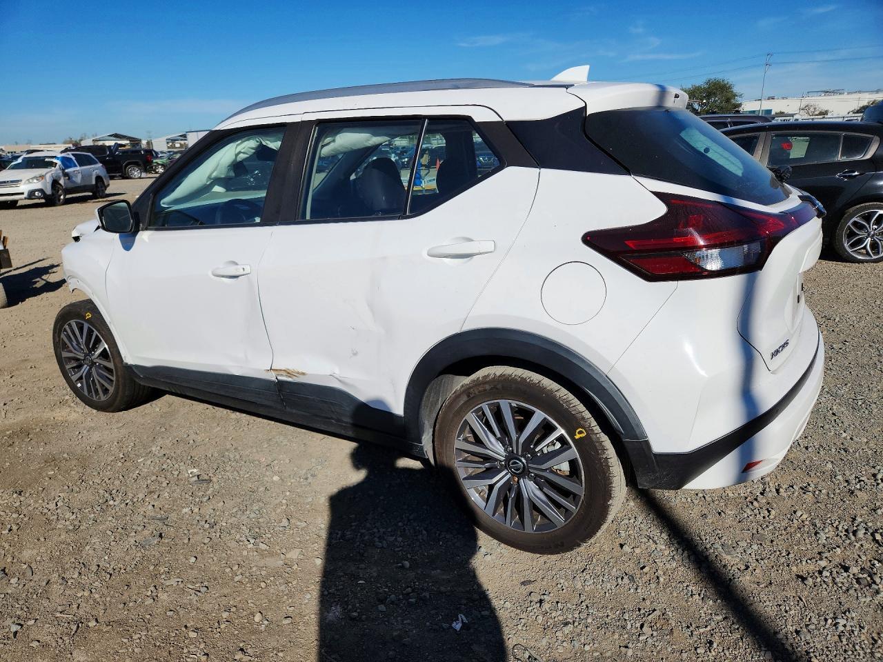 2021 NISSAN KICKS