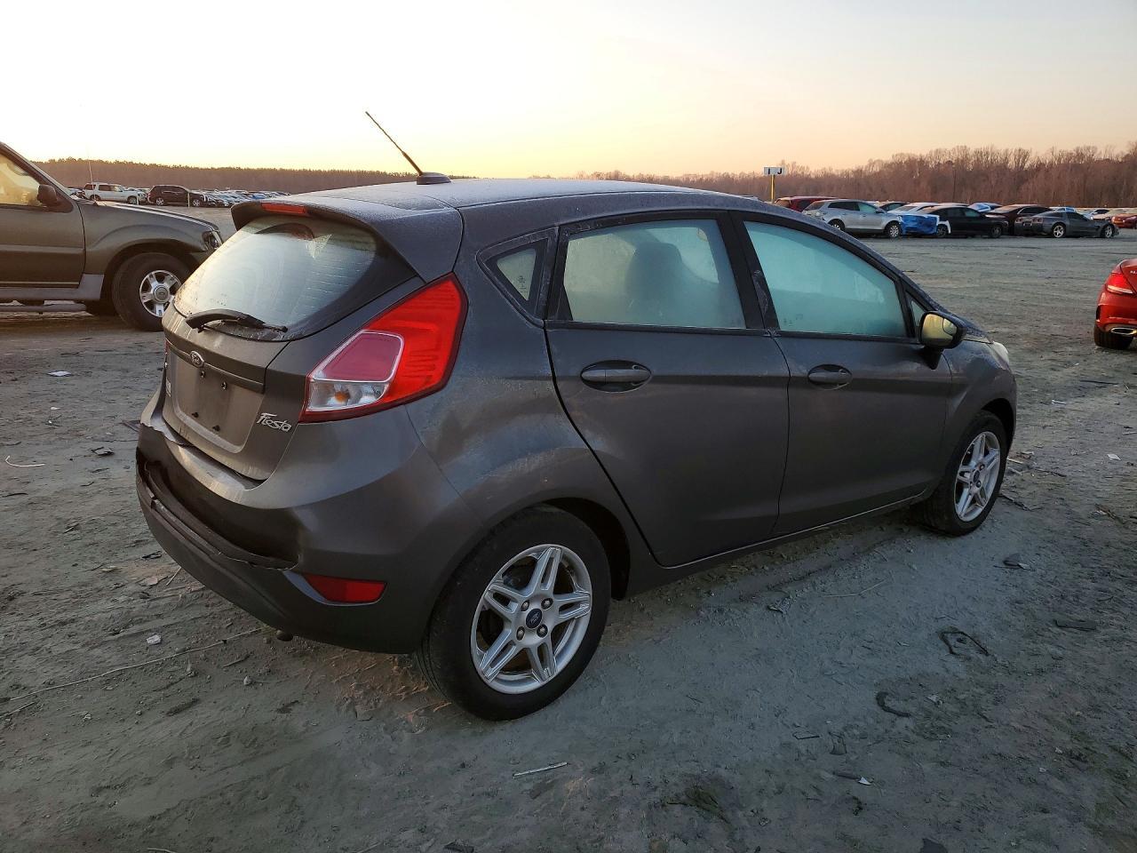 2017 FORD Fiesta