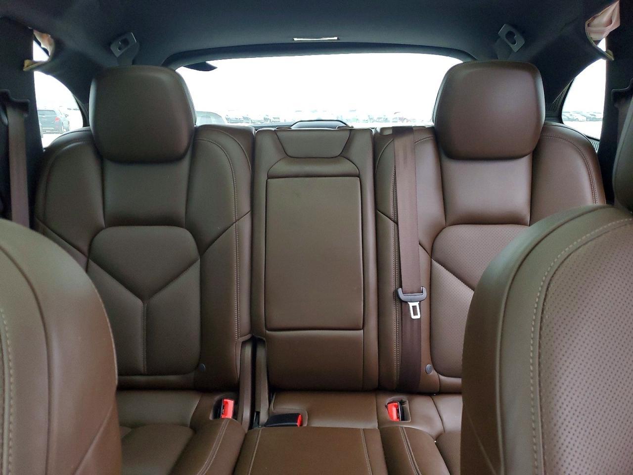 2016 PORSCHE CAYENNE