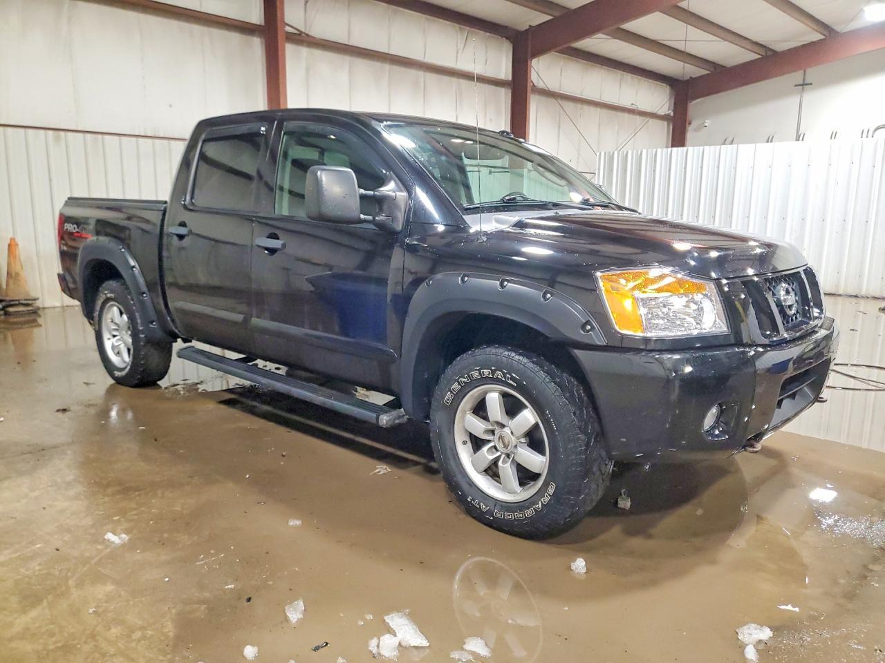 2011 NISSAN Titan