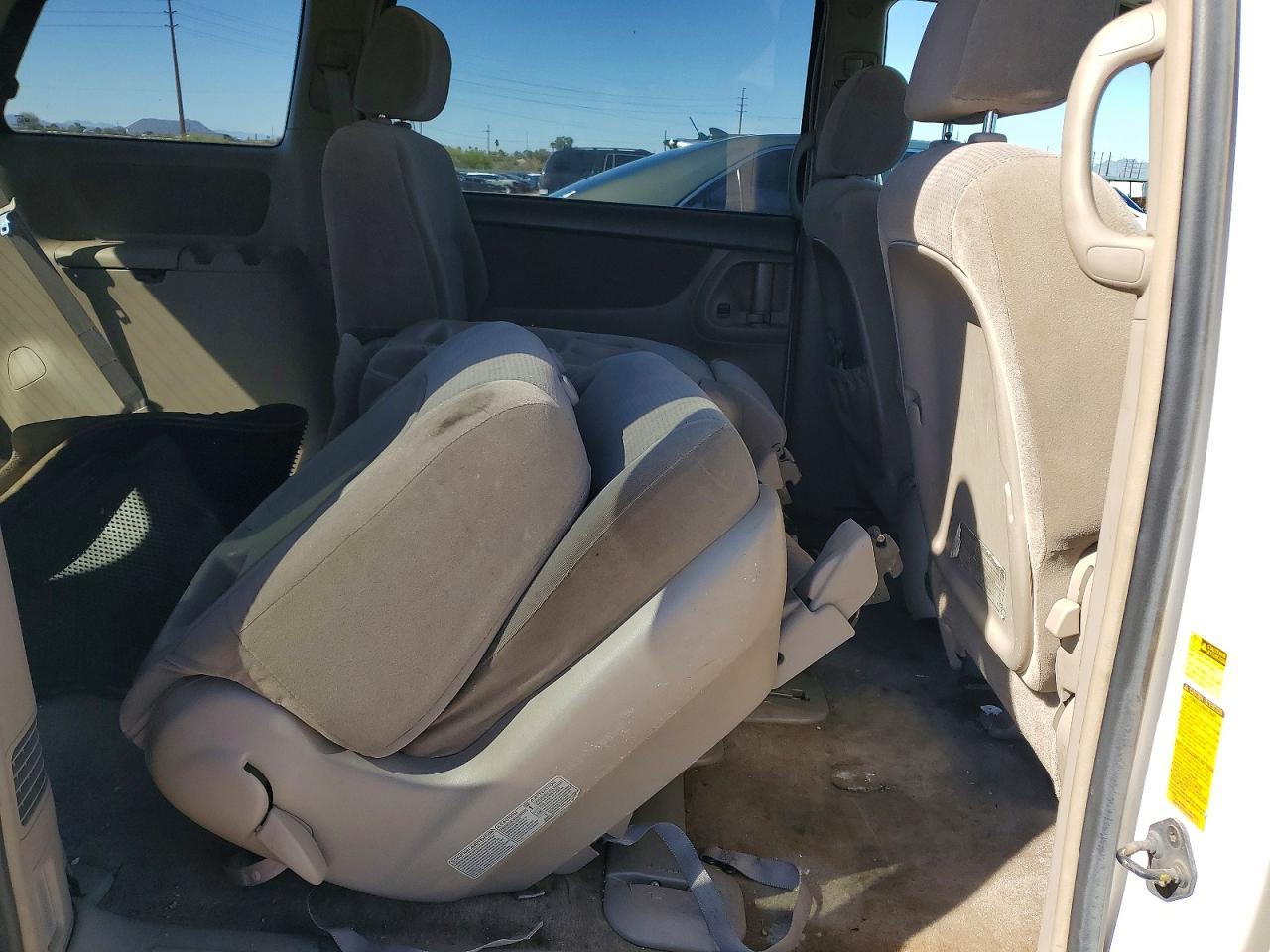 2005 TOYOTA SIENNA
