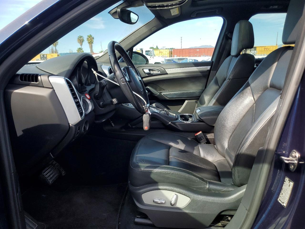 2014 PORSCHE CAYENNE