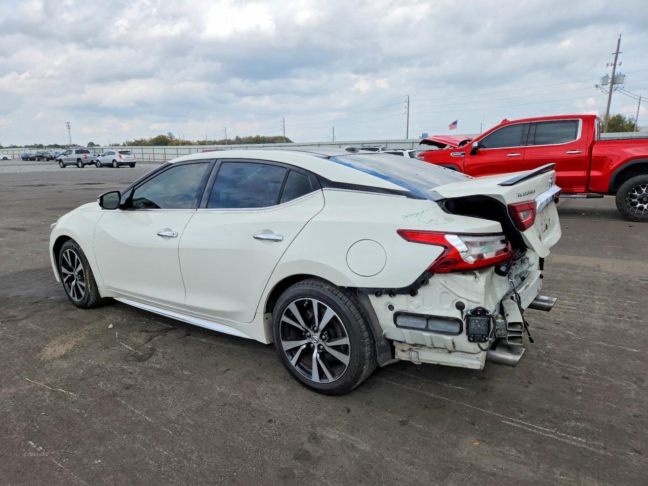 2017 NISSAN Maxima