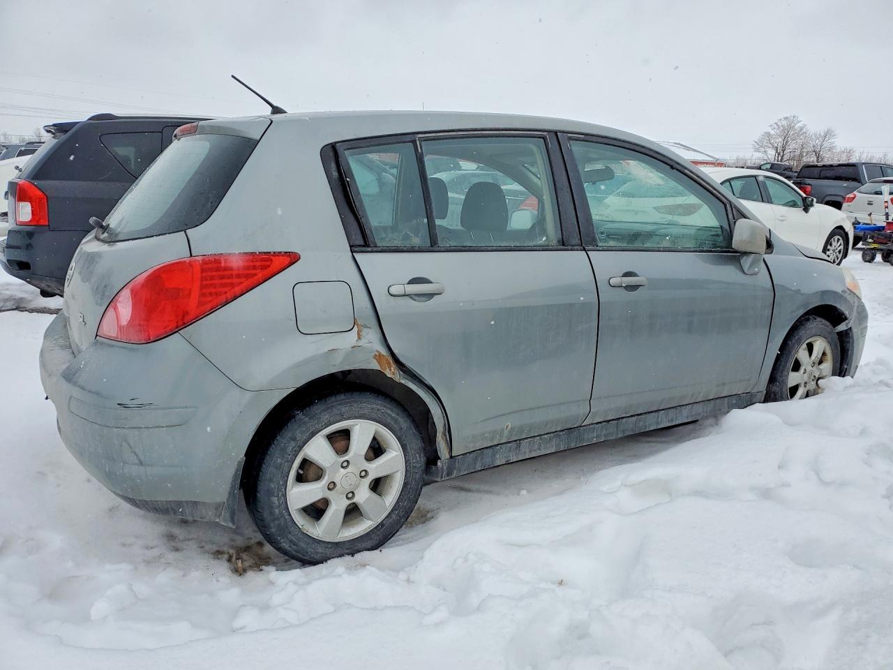 2010 NISSAN VERSA