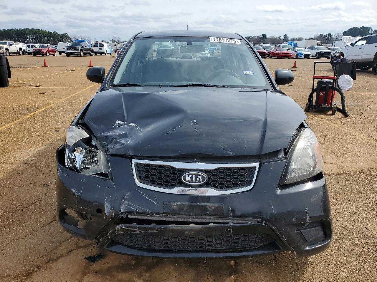 2011 KIA RIO