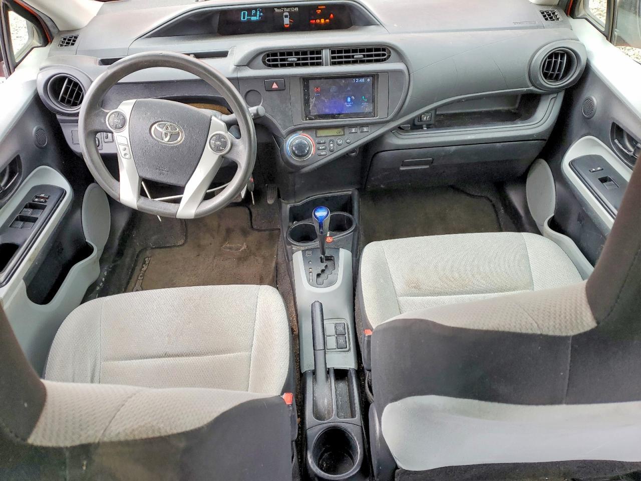 2014 TOYOTA Prius c