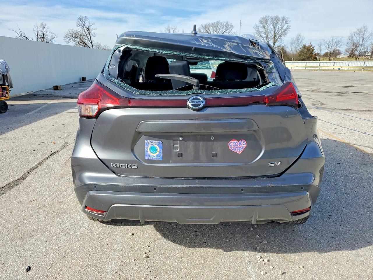 2021 NISSAN KICKS