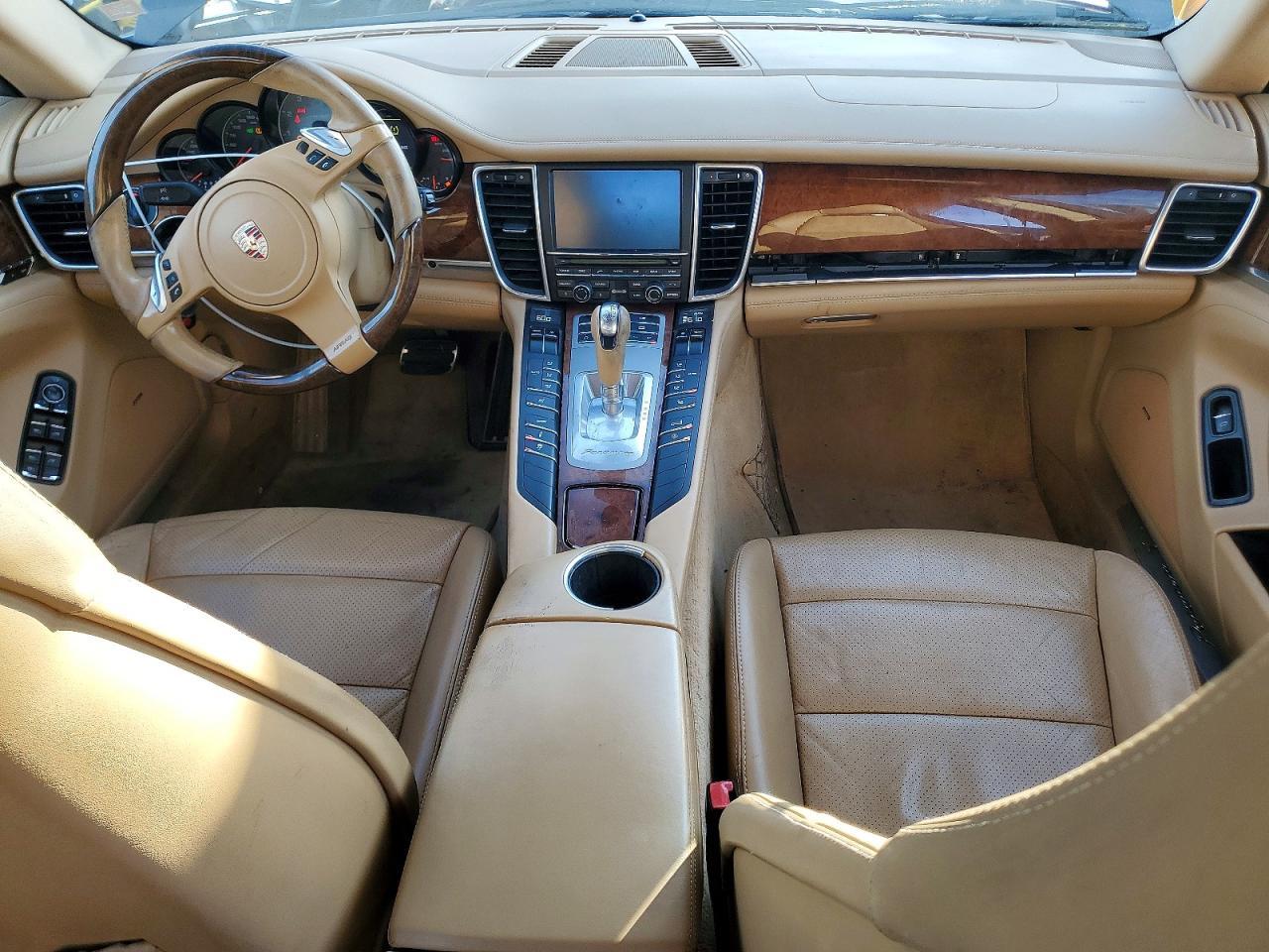 2011 PORSCHE Panamera