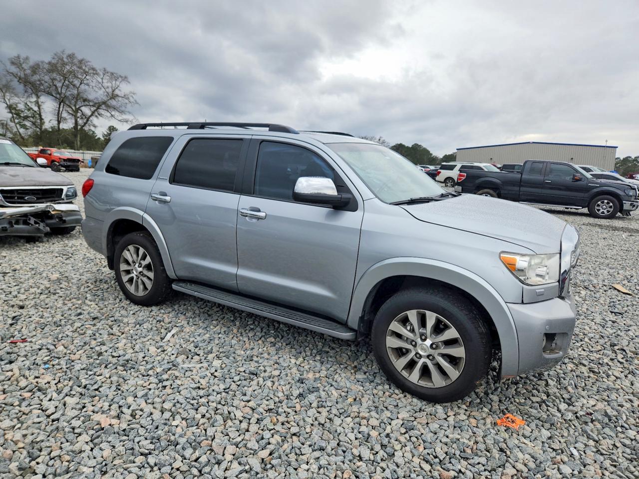 2016 TOYOTA Sequoia