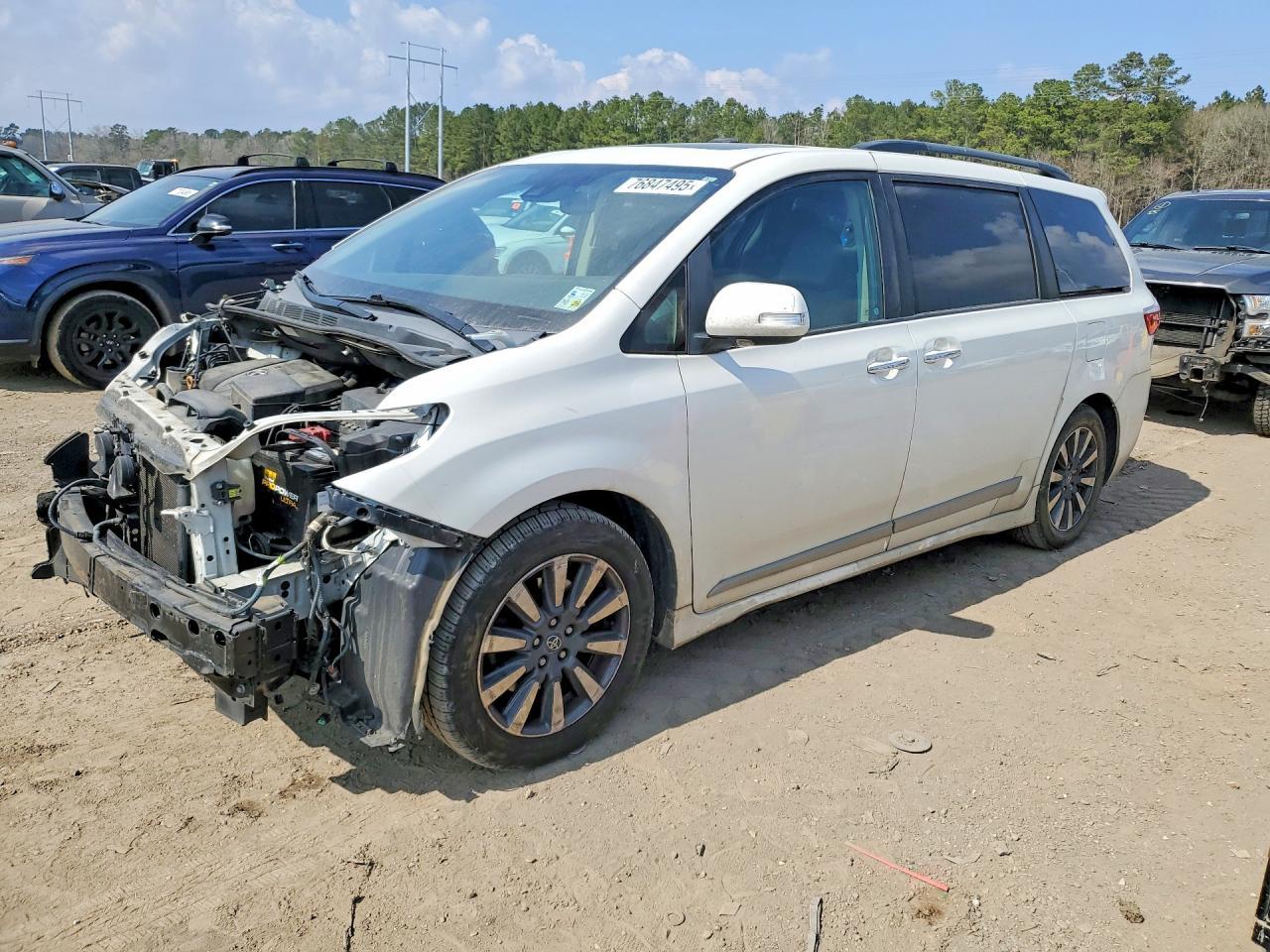 2018 TOYOTA SIENNA