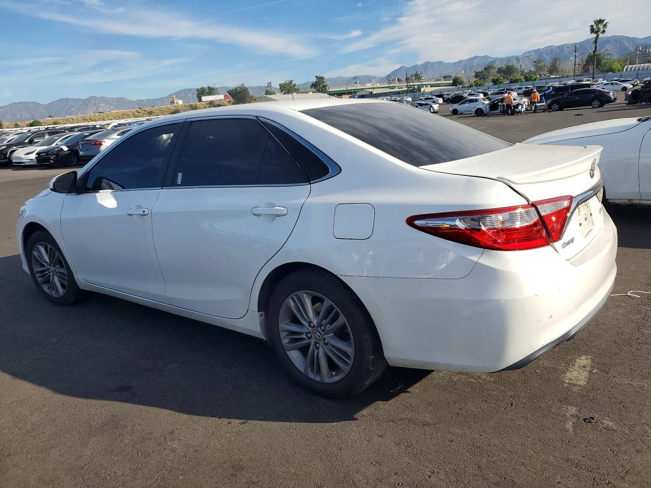 2016 TOYOTA CAMRY