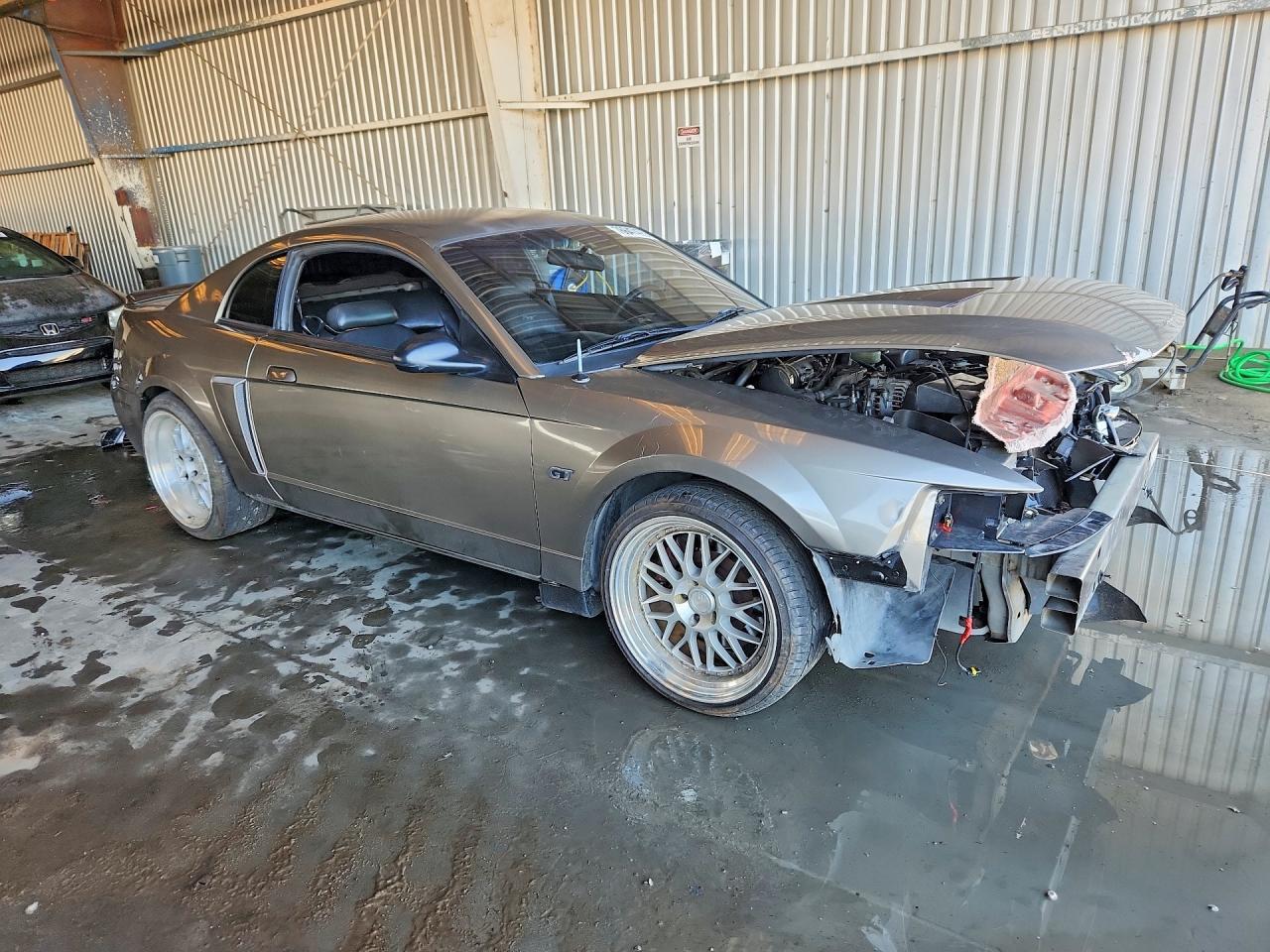 2001 FORD MUSTANG