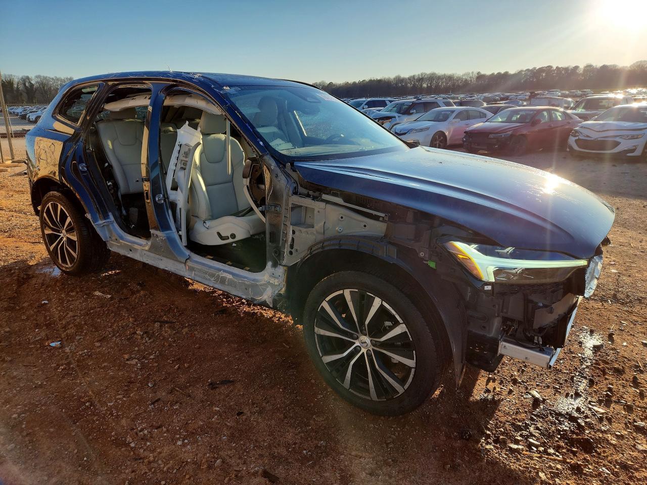 2025 VOLVO XC60
