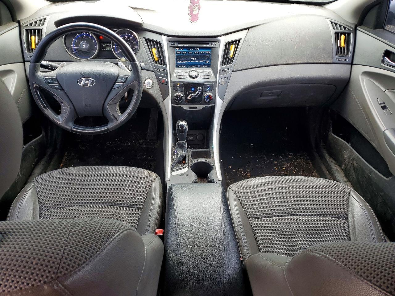 2011 HYUNDAI SONATA