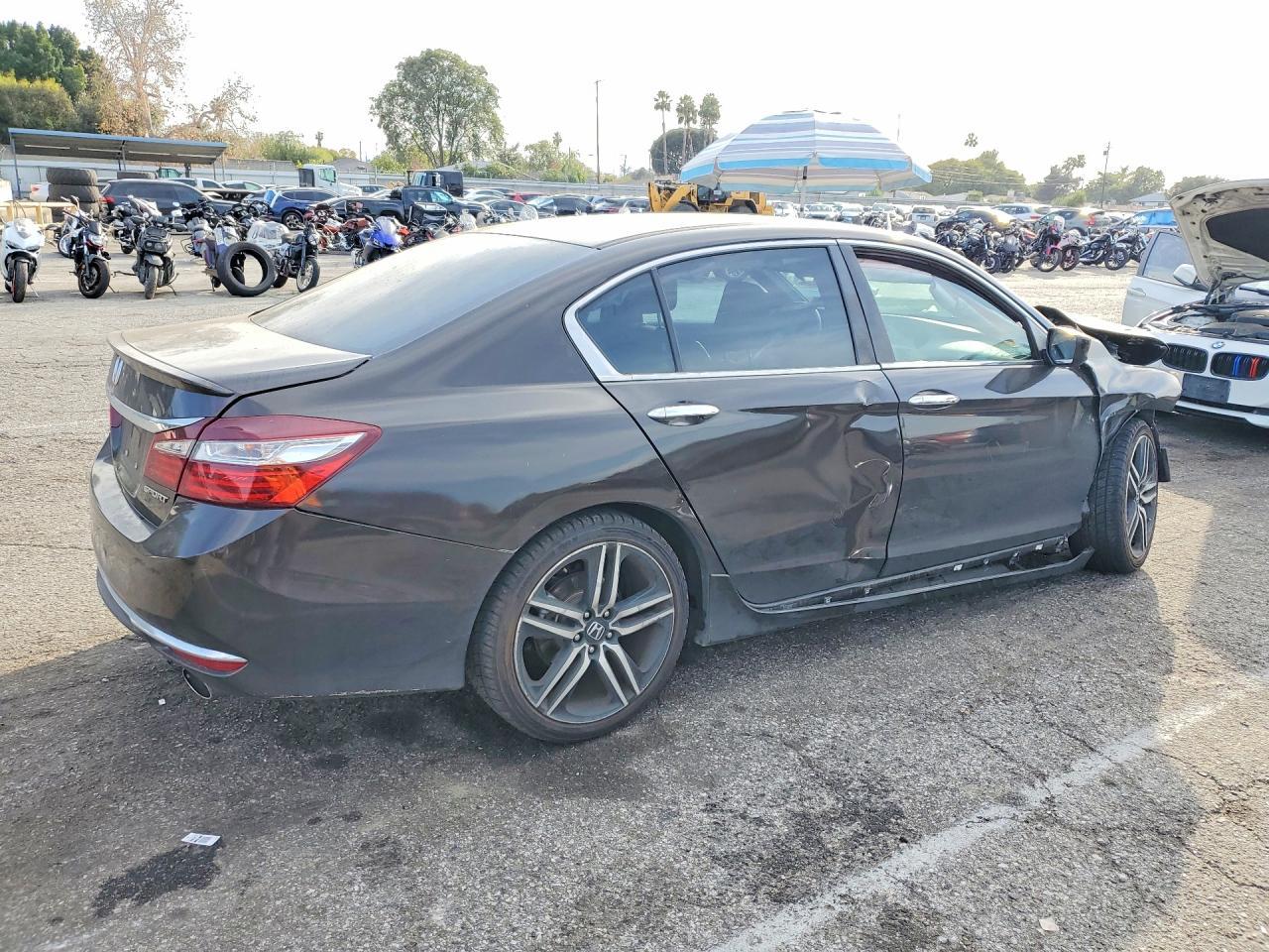 2016 HONDA ACCORD