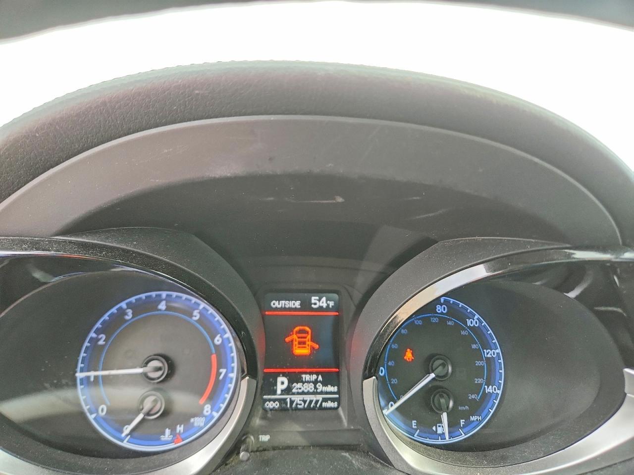2016 TOYOTA COROLLA