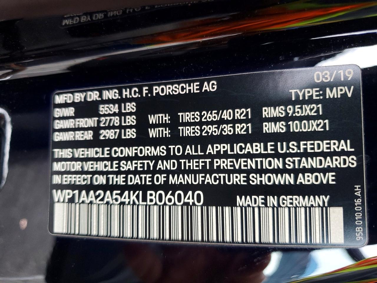 2019 PORSCHE Macan