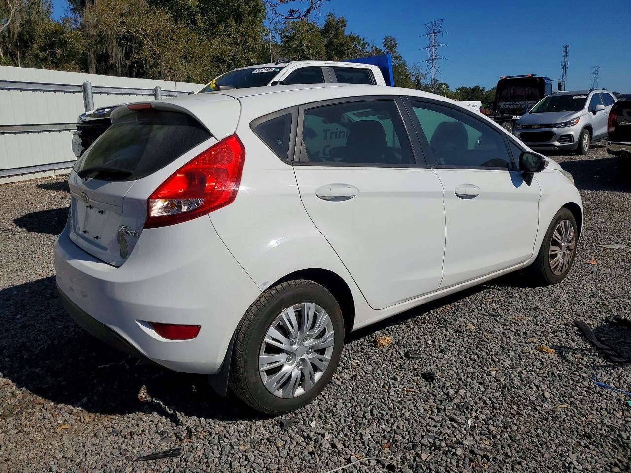 2013 FORD Fiesta