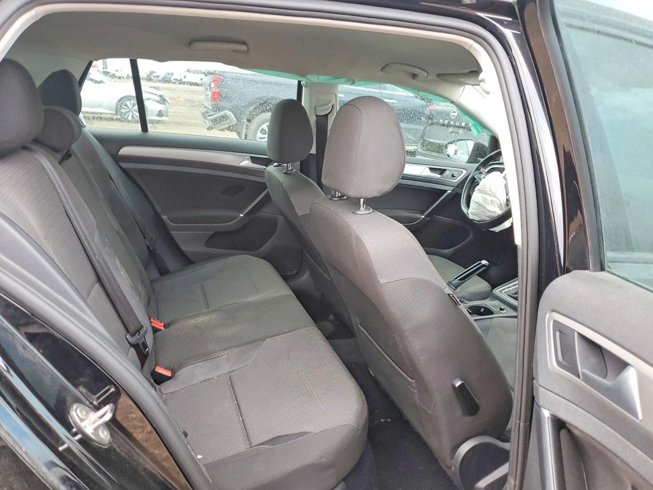 2017 VOLKSWAGEN GOLF
