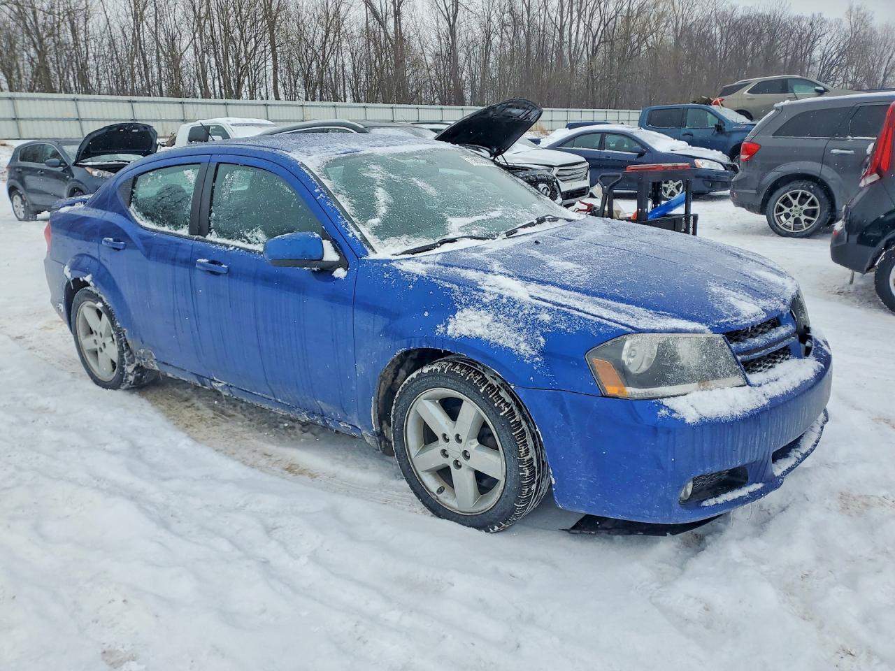 2013 DODGE Avenger